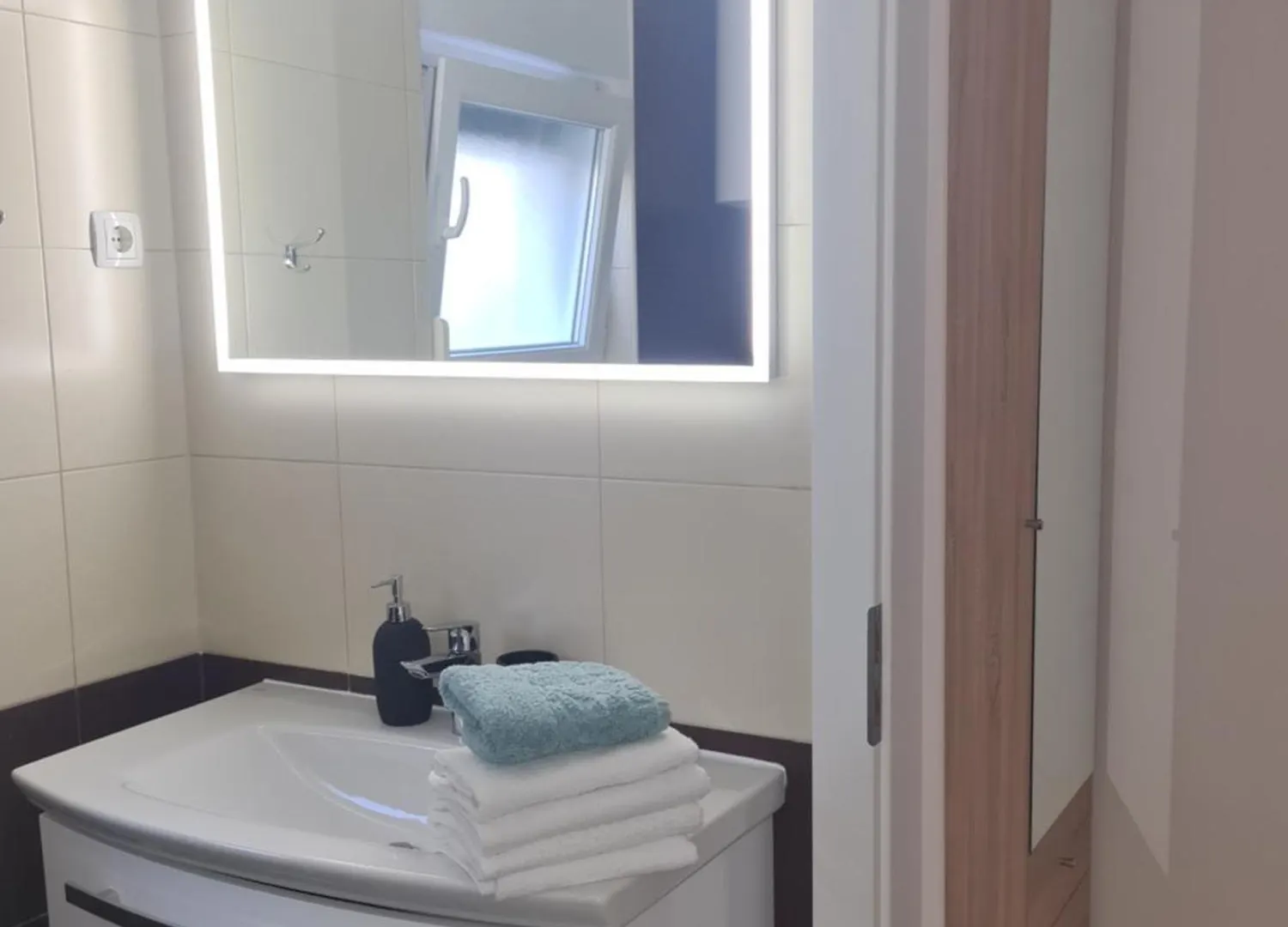 Modern Apartment Near The Sea-Mise Trogir Croatia